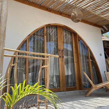 Rumah Canaria Bungalow ギリ・トラワンガン エクステリア 写真