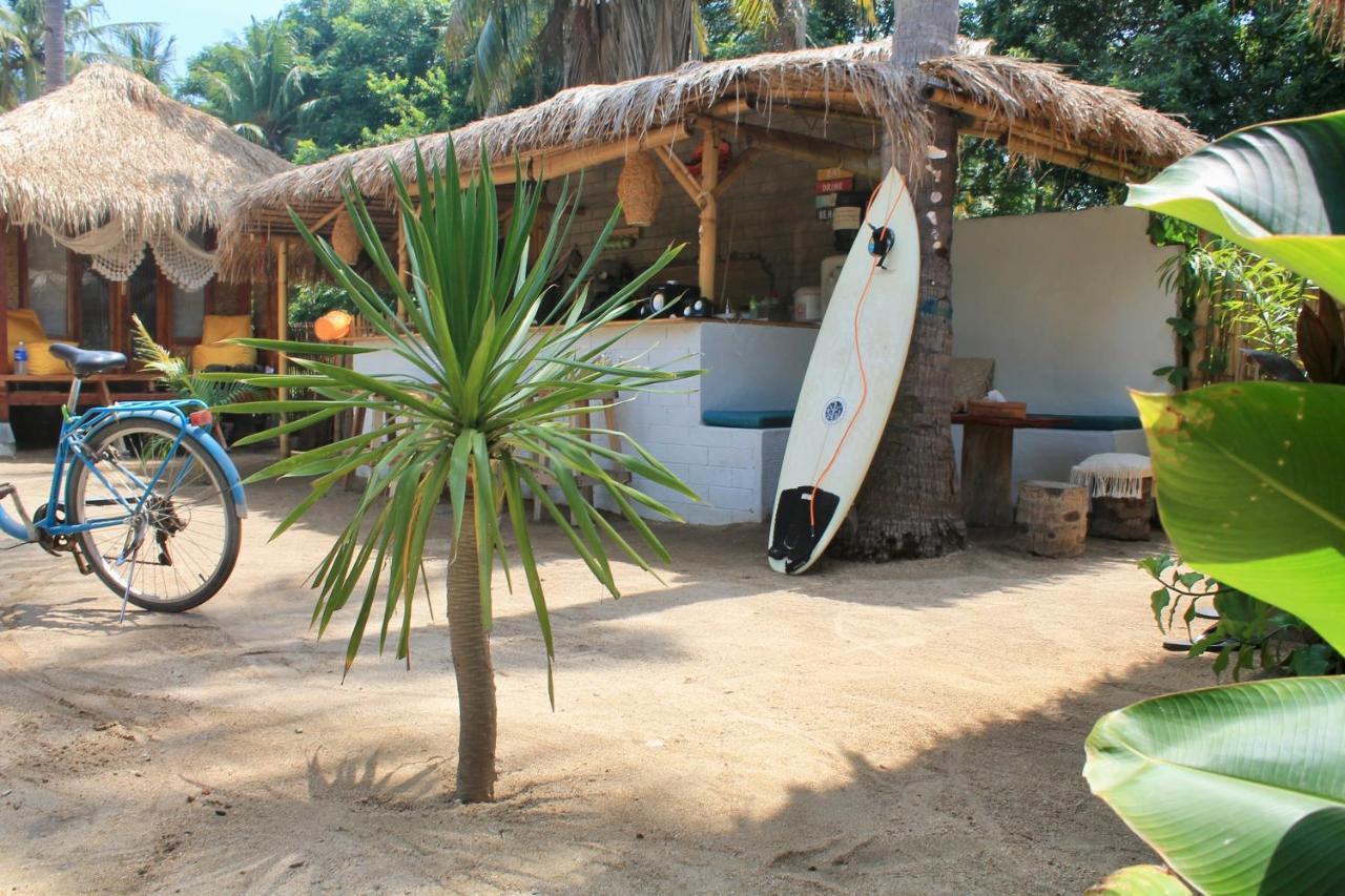 Rumah Canaria Bungalow ギリ・トラワンガン エクステリア 写真