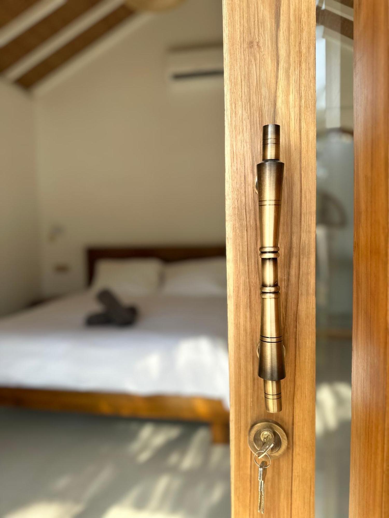 Rumah Canaria Bungalow ギリ・トラワンガン エクステリア 写真