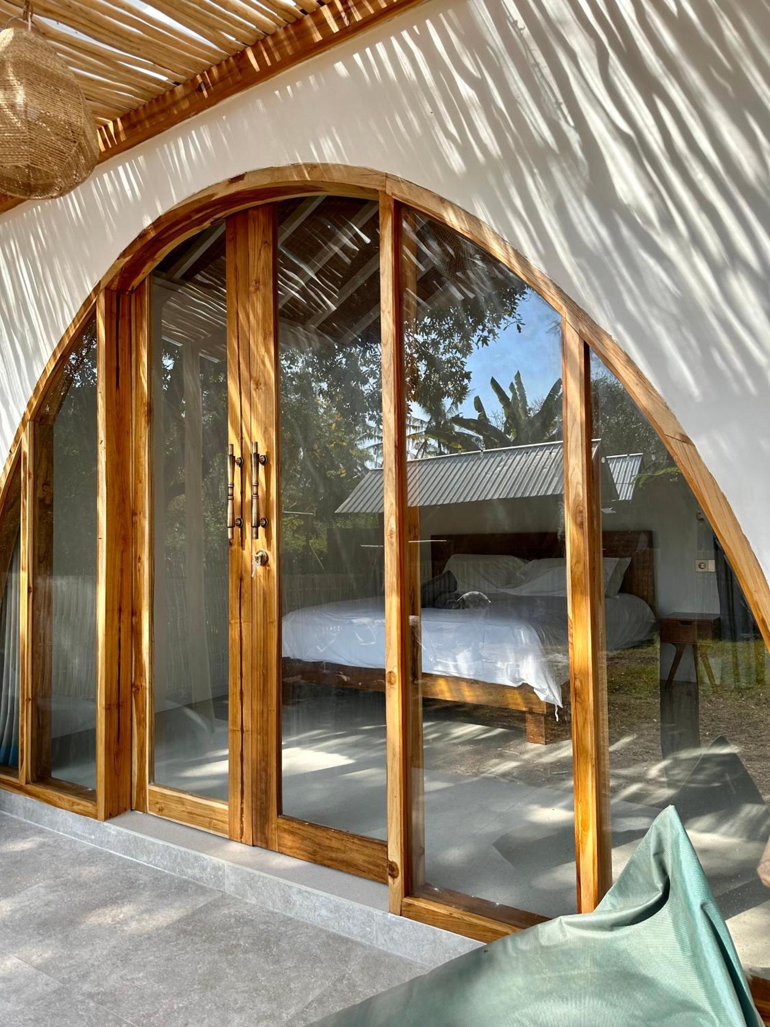 Rumah Canaria Bungalow ギリ・トラワンガン エクステリア 写真