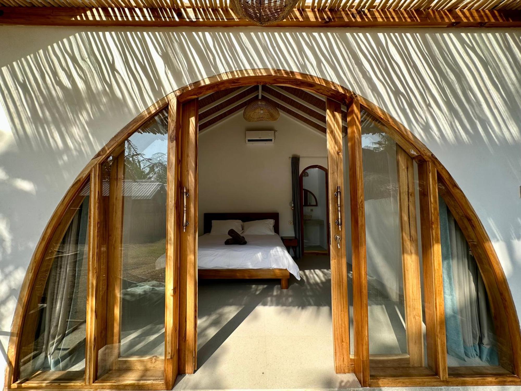 Rumah Canaria Bungalow ギリ・トラワンガン エクステリア 写真