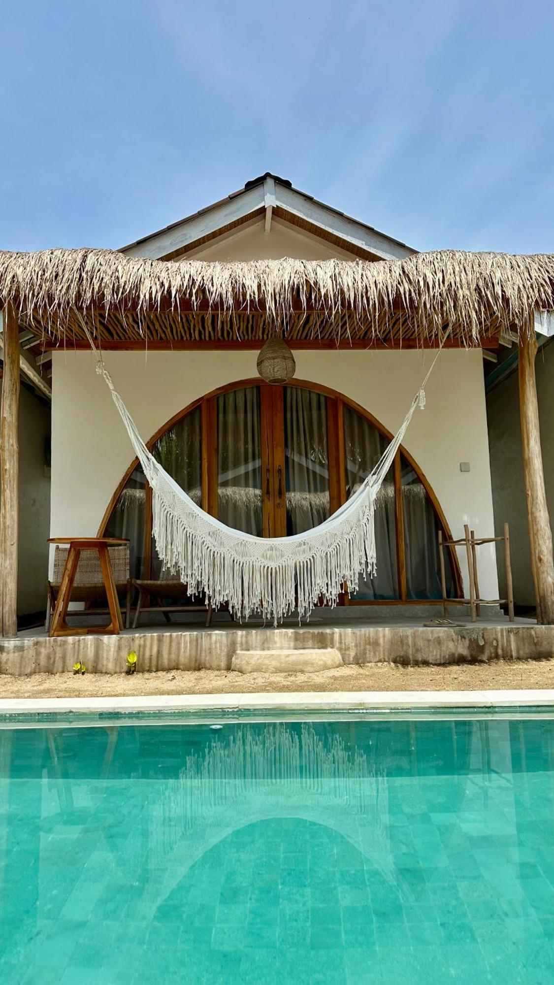 Rumah Canaria Bungalow ギリ・トラワンガン エクステリア 写真