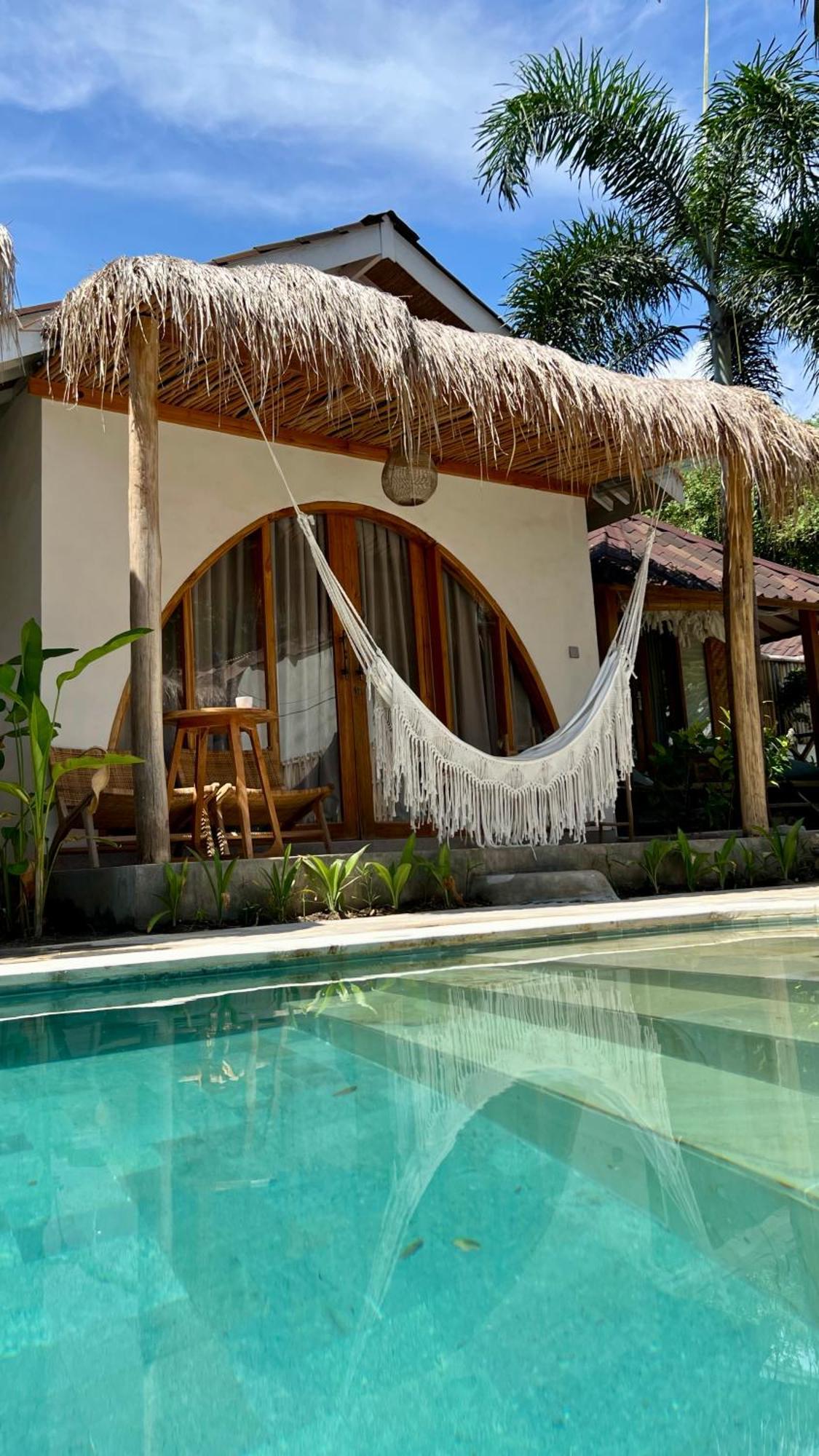 Rumah Canaria Bungalow ギリ・トラワンガン エクステリア 写真